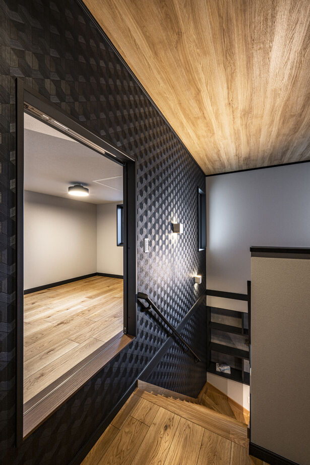 辰巳住宅 【ブラック×インダストリアル カフェ風な空間】３LDK/スキップフロア/書斎の建築実例画像10