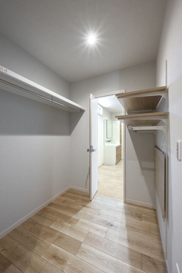 辰巳住宅 【木の温もり感じる ホワイトナチュラルハウス】間取り図有/ランドリールーム/DENの建築実例画像8