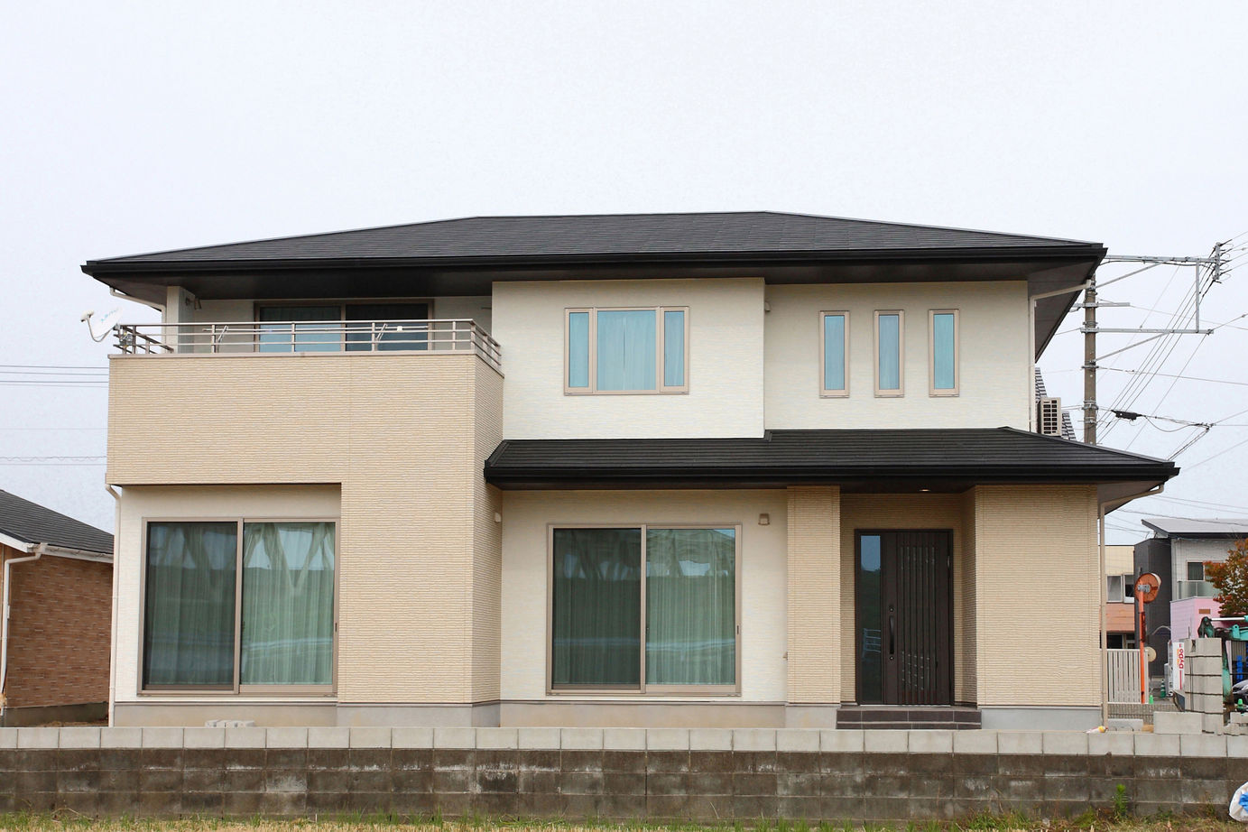 パナソニックビルダーズグループ　芙蓉ホーム 【2000万円台/54.8坪/セカンドリビング/2階建て/2世帯住宅/小上がり和室/フルオープン引戸】の建築実例画像2