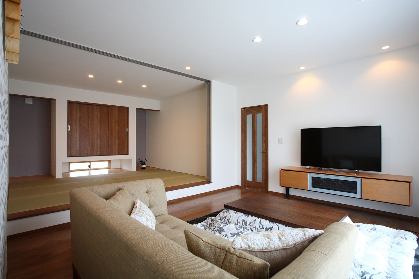 パナソニックビルダーズグループ　芙蓉ホーム 【2000万円台/54.8坪/セカンドリビング/2階建て/2世帯住宅/小上がり和室/フルオープン引戸】の建築実例画像5