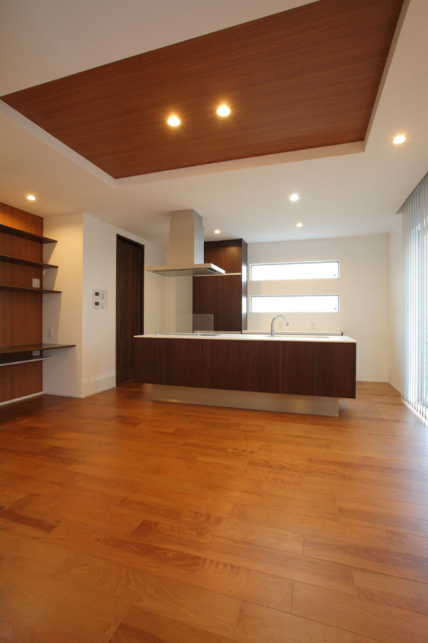 パナソニックビルダーズグループ　芙蓉ホーム 【2000万円台/4LDK/LDK30帖/書斎コーナー/折り上げ天井/オープンキッチン】の建築実例画像4