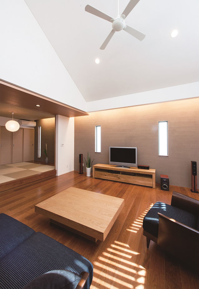 パナソニックビルダーズグループ　芙蓉ホーム 【1000万円台/37.9坪/LDK30帖+小上り和室6帖/LDK挽き板フロア/勾配天井】の建築実例画像4