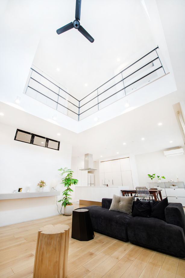 パナソニックビルダーズグループ　芙蓉ホーム 【2000万円台/突板フロア/2階建て/吹抜け/ファミクロ/アイランドキッチン/アイアン手摺/ランドリースペース】の建築実例画像3