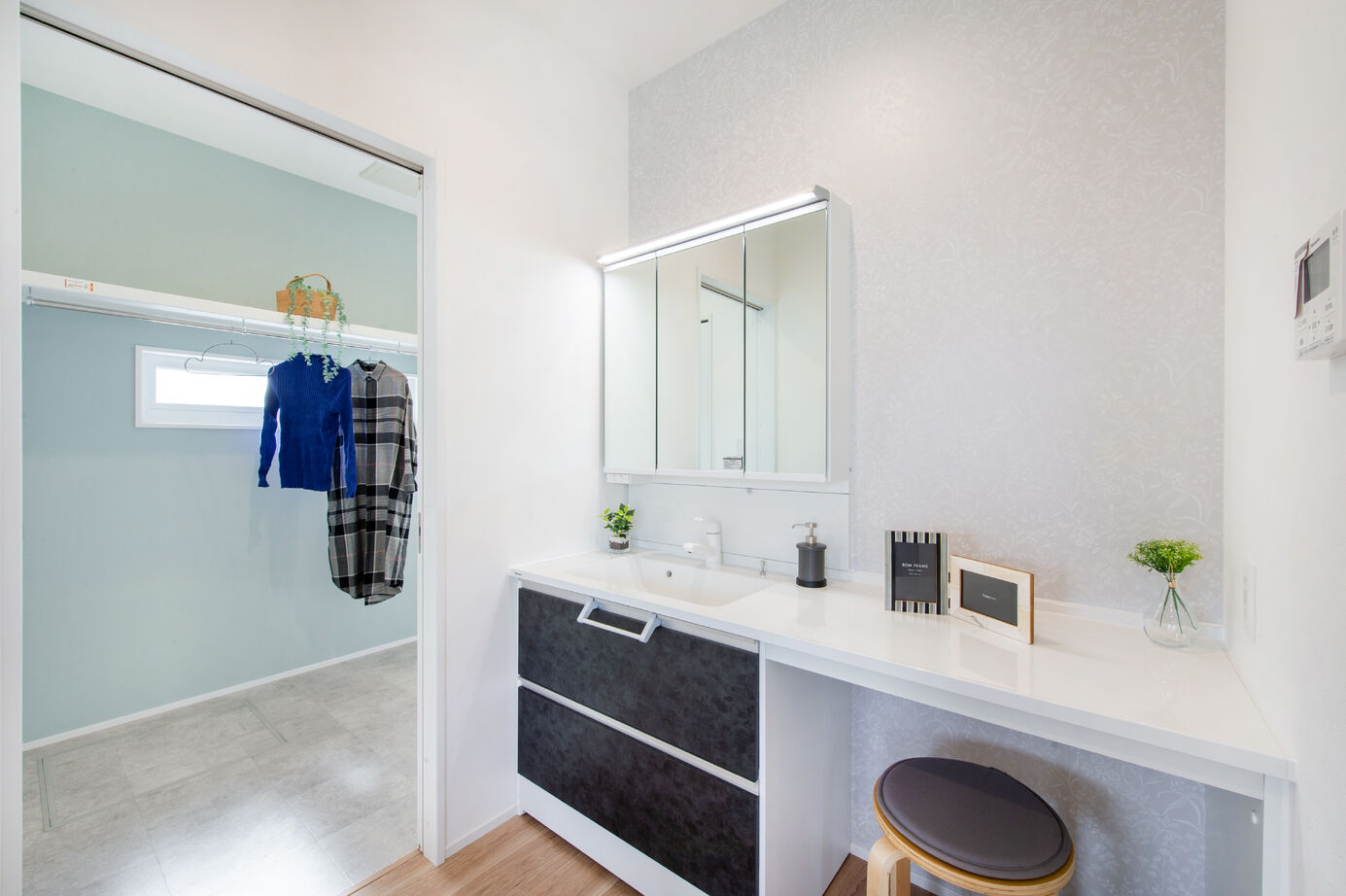 パナソニックビルダーズグループ　芙蓉ホーム 【4LDK/34坪/家事コーナー/共働き/シューズクローク/サニタリー室/家事動線】の建築実例画像5