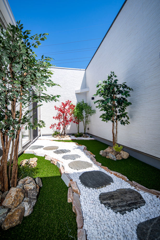 ロイヤルウッド 【100坪超×中庭×インナーガレージ】木造で4台分ガレージハウスと大開口を実現。一歩入ると圧倒的な開放感の建築実例画像14