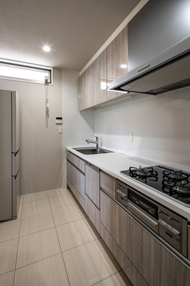 ロイヤルウッド 【100坪超×中庭×インナーガレージ】木造で4台分ガレージハウスと大開口を実現。一歩入ると圧倒的な開放感の建築実例画像16