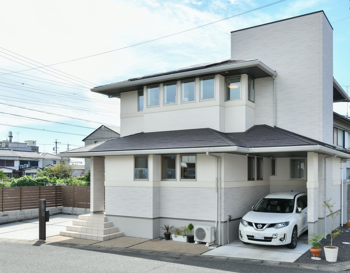 ロイヤルウッド 【2000万円台×35坪×ガレージ|間取り有】「子育てがしやすく飽きの来ない家に。帰って来てホッとします」の建築実例画像2