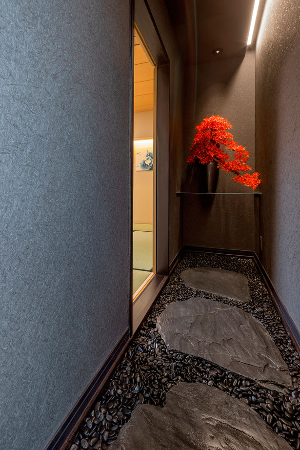 ロイヤルウッド 【38坪×平屋×非日常】家に帰るのが「旅」になる。水平ラインが際立つ平屋で、日常を離れてスイッチオフの建築実例画像9