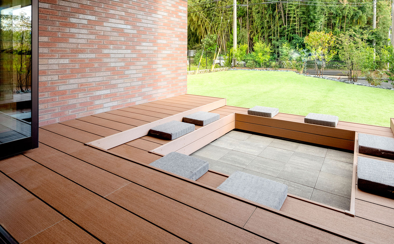 ロイヤルウッド 【38坪×平屋×非日常】家に帰るのが「旅」になる。水平ラインが際立つ平屋で、日常を離れてスイッチオフの建築実例画像12