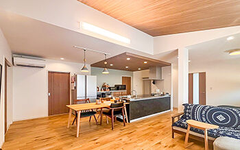 ロイヤルウッド 【30坪×平屋×土間収納】便利な回遊動線で趣味も普段の暮らしも満喫！太陽光発電のおかげで家計も大助かりの建築実例画像2