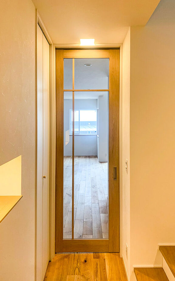 ロイヤルウッド 【37坪×無垢床×ナチュラル】光と風と木に包まれた心地いい家。ニッチや室内窓などナチュラルな造作も満喫の建築実例画像6