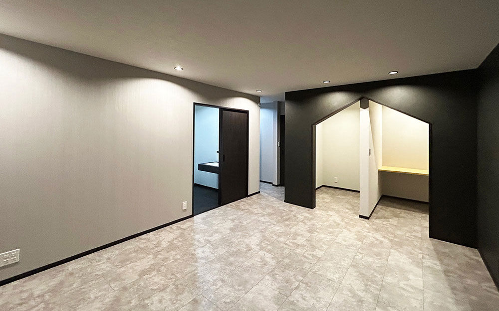 ロイヤルウッド 【41坪×二世帯×非日常】強い構造の中に、ホテルライクな寛ぎを。モノトーンの素材で上質感を楽しむ家の建築実例画像5