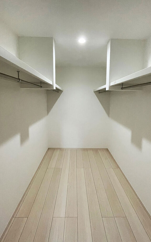 ロイヤルウッド 【41坪×二世帯×非日常】強い構造の中に、ホテルライクな寛ぎを。モノトーンの素材で上質感を楽しむ家の建築実例画像10