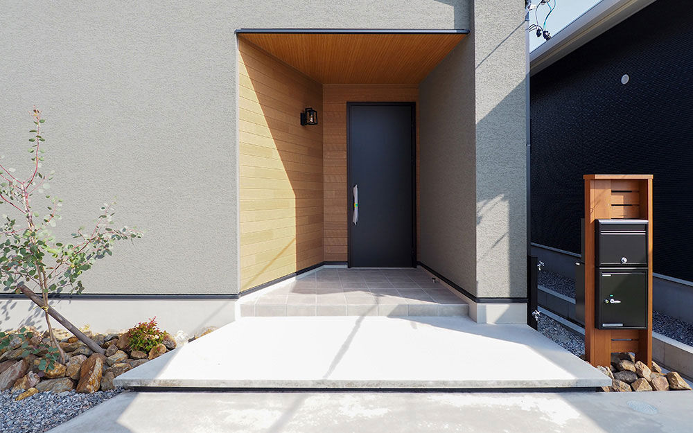 ロイヤルウッド 【25坪×スキップフロア×平屋】地震対策を重視した、中庭を囲むコの字の平屋。DIYでアメリカンに進化中の建築実例画像4