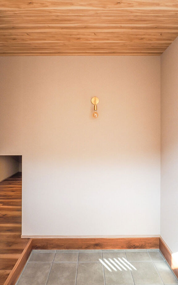 ロイヤルウッド 【25坪×スキップフロア×平屋】地震対策を重視した、中庭を囲むコの字の平屋。DIYでアメリカンに進化中の建築実例画像10