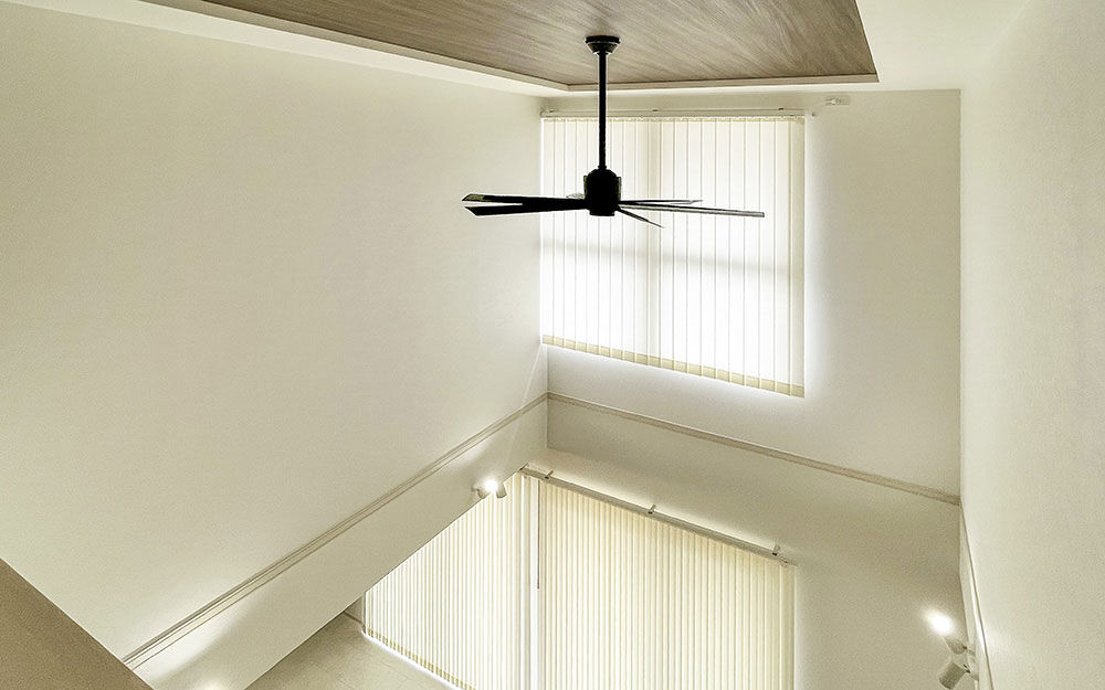 ロイヤルウッド 【59坪×吹抜け×モダン】吹抜けの大空間が暮らしを豊かにする。白のインテリアがもたらす、非日常の家の建築実例画像7