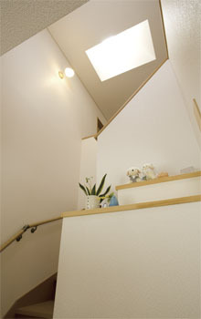 間中工務店 【1000万円台・間取図有】光あふれる南向きリビングで子どもの成長を健やかに育むの建築実例画像5