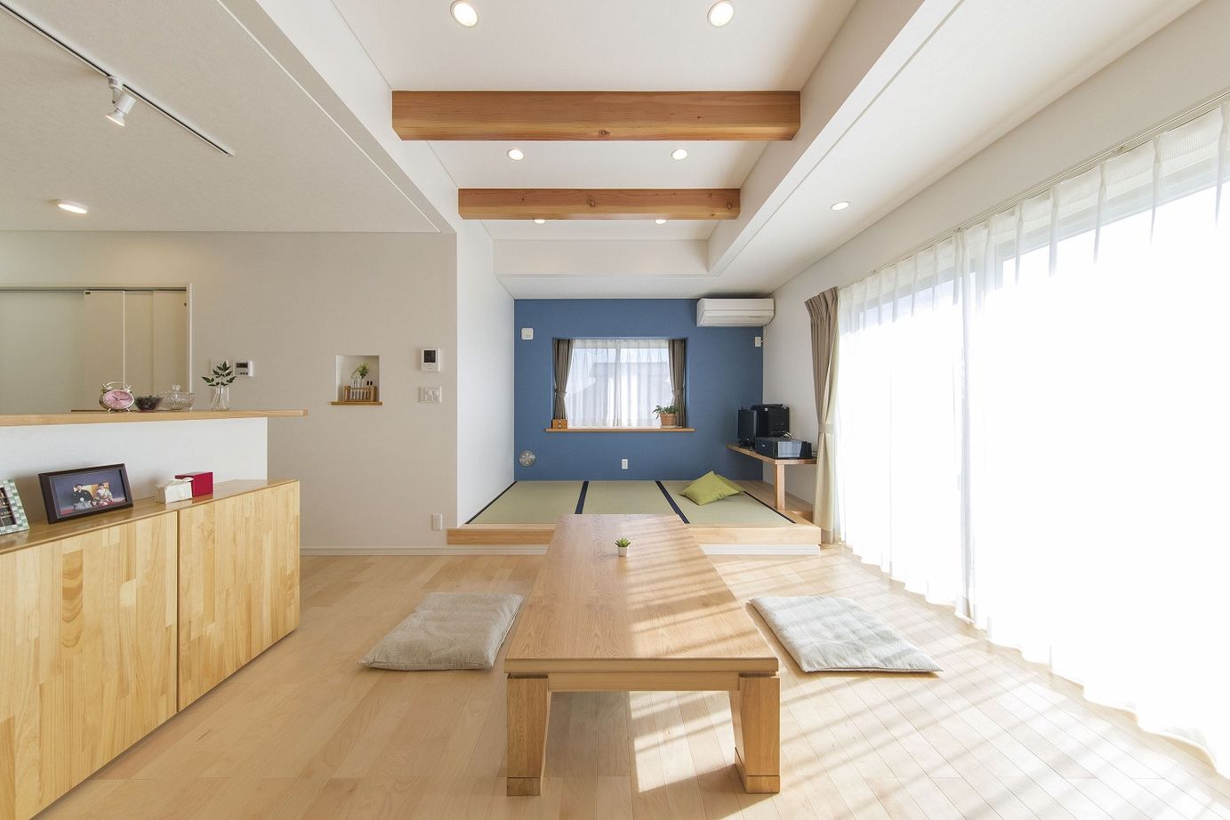 間中工務店 【2000万円台・間取り図有・自然素材系】木の心地良さが気持ちいい。女性目線の使いやすさが光る平屋＋αの家の建築実例画像4