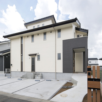 間中工務店 【2000万円台・間取図有】子どもの成長やライフスタイルの変化も見越した設計。毎日の暮らしがラクで将来も安心の住まいの建築実例画像2