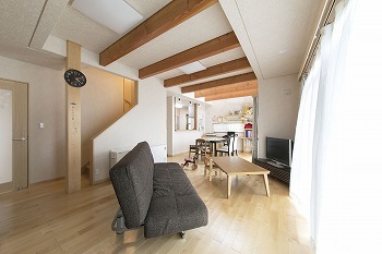 間中工務店 【2000万円台・間取図有】子どもの成長やライフスタイルの変化も見越した設計。毎日の暮らしがラクで将来も安心の住まいの建築実例画像3