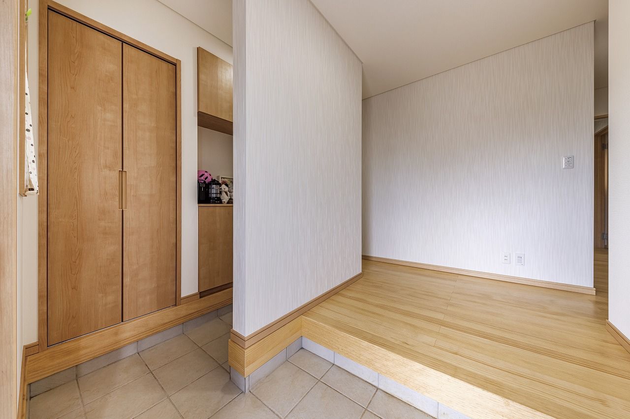 間中工務店 吹き抜けに渡した迫力ある梁が印象的！木の温もり溢れる、先を見据えた子育てしやすい住まいの建築実例画像10