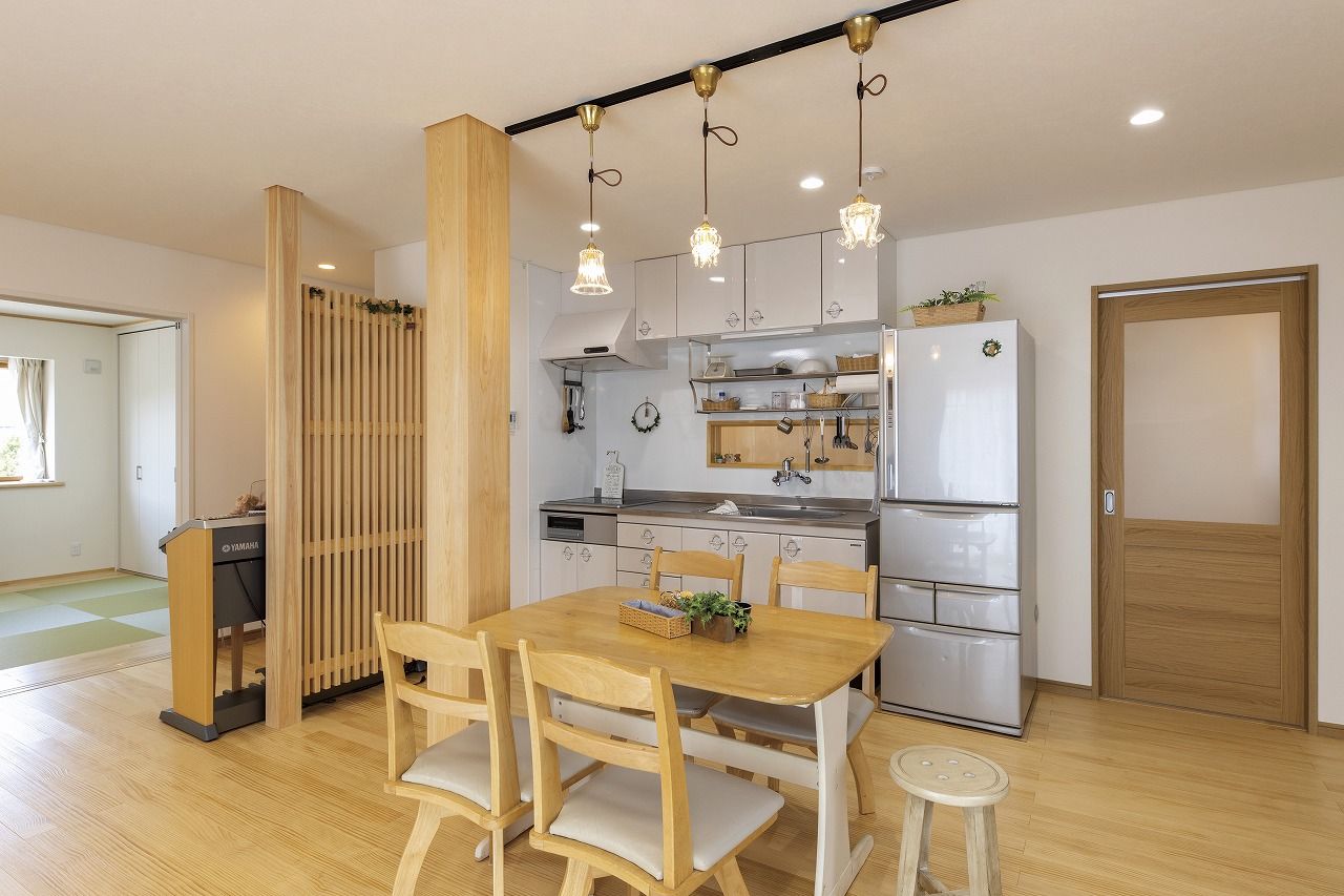 間中工務店 程よい距離感で、家族の絆が深まる二世帯住宅。リズミカルなデザインが目を引く平屋の住まいの建築実例画像4