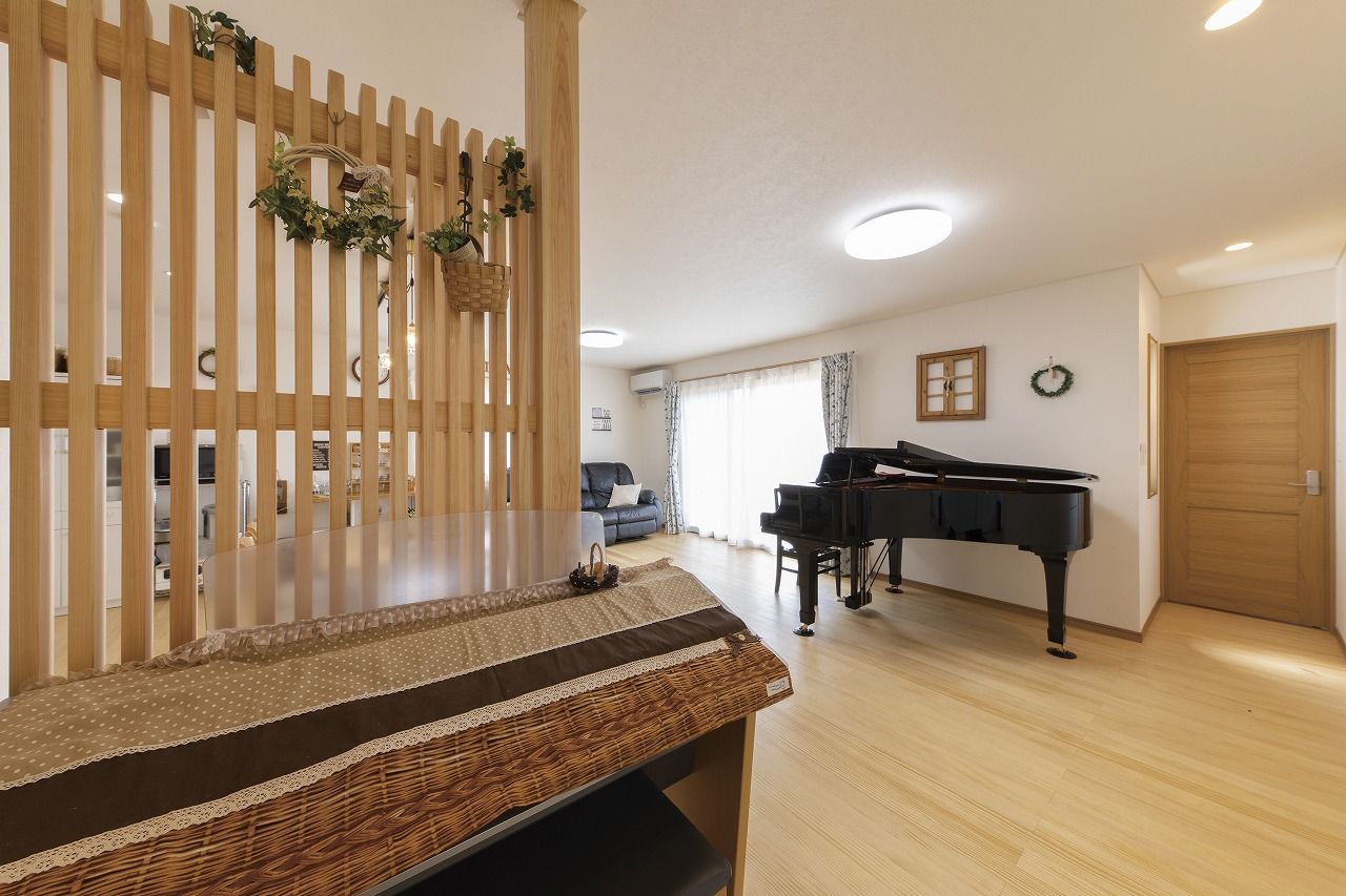 間中工務店 程よい距離感で、家族の絆が深まる二世帯住宅。リズミカルなデザインが目を引く平屋の住まいの建築実例画像5