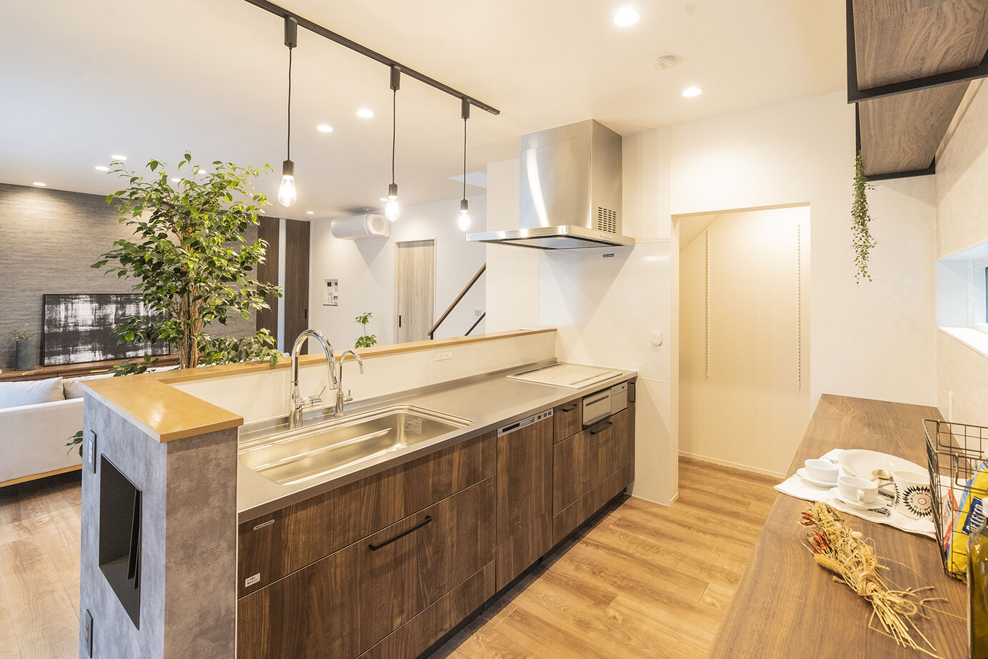 アントール 【3000万円～3499万円／ビルトインガレージ／間取図】心地よいデザインの住まいで、趣味をとことん楽しむの建築実例画像6