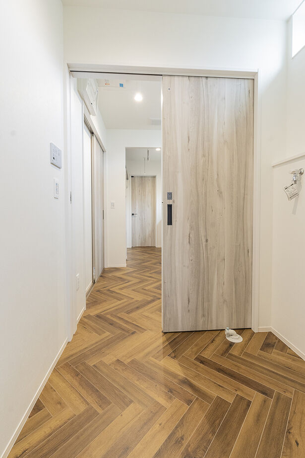 アントール 【3000万円～3499万円／ビルトインガレージ／間取図】心地よいデザインの住まいで、趣味をとことん楽しむの建築実例画像17