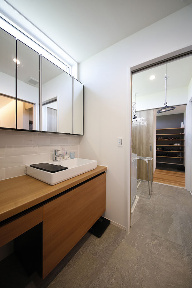 アントール 【3000万円～3499万円／テラス／収納充実／間取図】レッドシダーの板張り天井が最高！木の温もり溢れる家の建築実例画像8