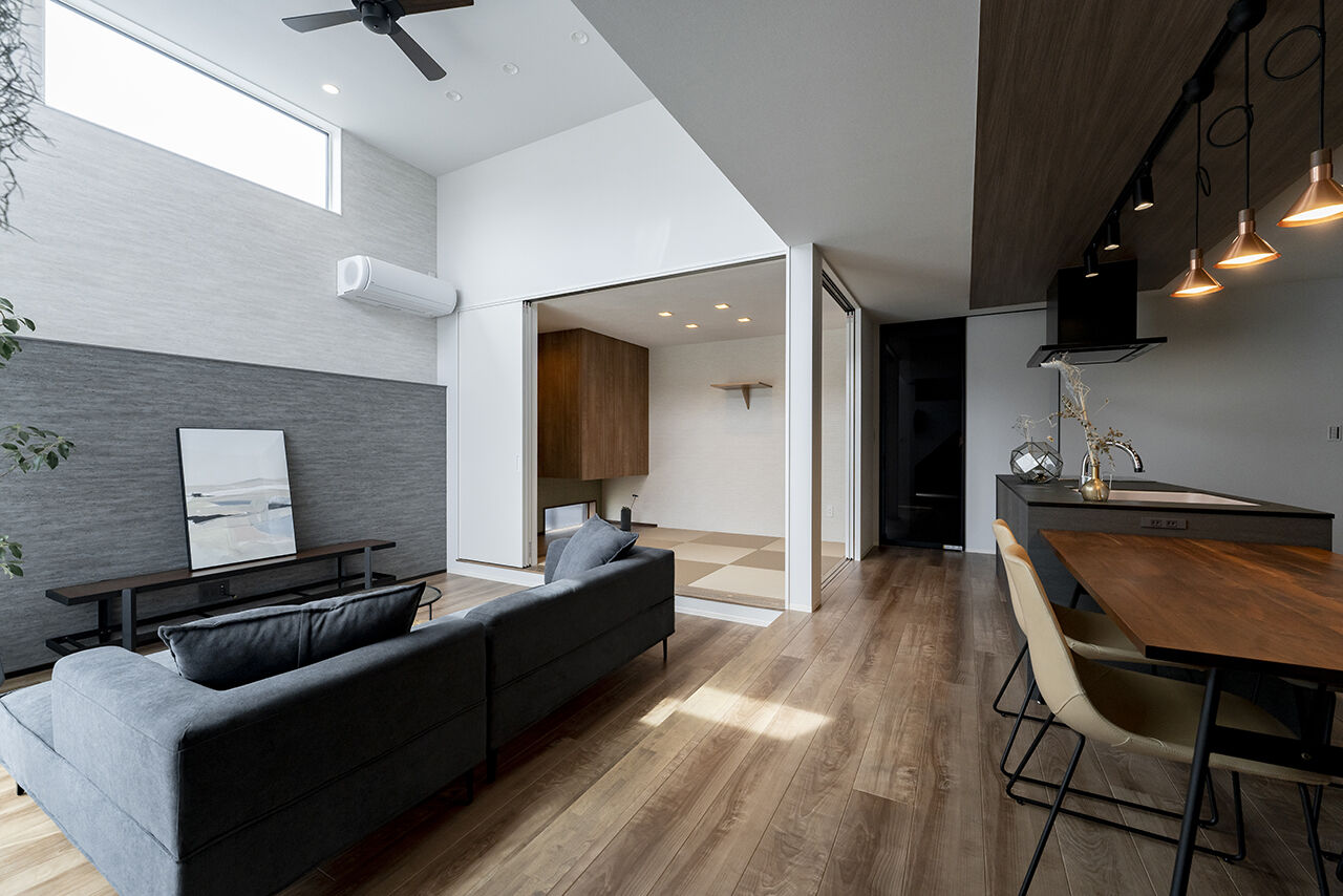 アントール 【3500万円～3999万円／ペット／ビルトインガレージ／間取図】スキップフロアとサンクンリビングが魅力の家の建築実例画像3