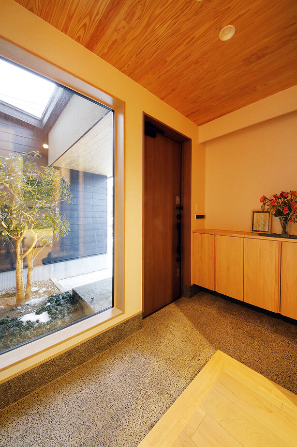 アントール 【3000万円～3499万円／家事動線／収納充実】落ち着きのあるデザインで、木の温もりを感じる和モダンな家にの建築実例画像7