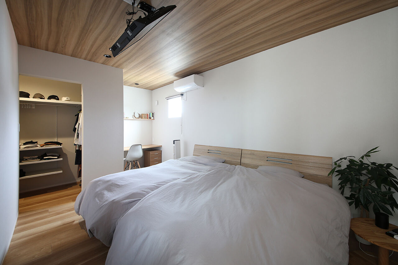 アントール 【2000万円～2499万円／ビルトインガレージ／間取図】リズム感ある空間を楽しむ。ダウンリビングのある家の建築実例画像7