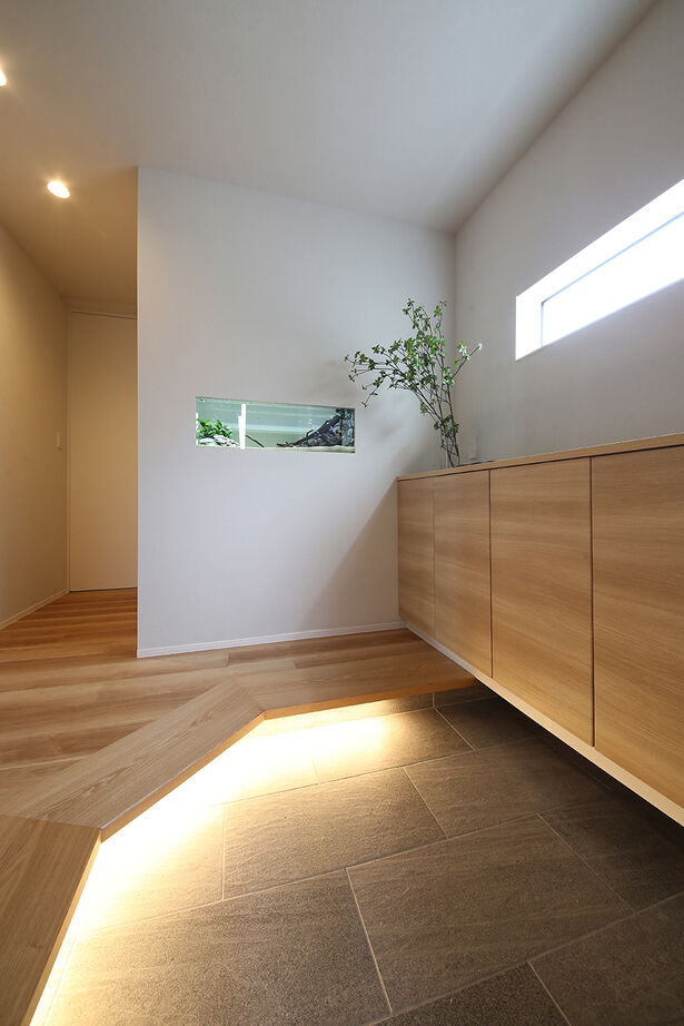 アントール 【2000万円～2499万円／ビルトインガレージ／間取図】リズム感ある空間を楽しむ。ダウンリビングのある家の建築実例画像10