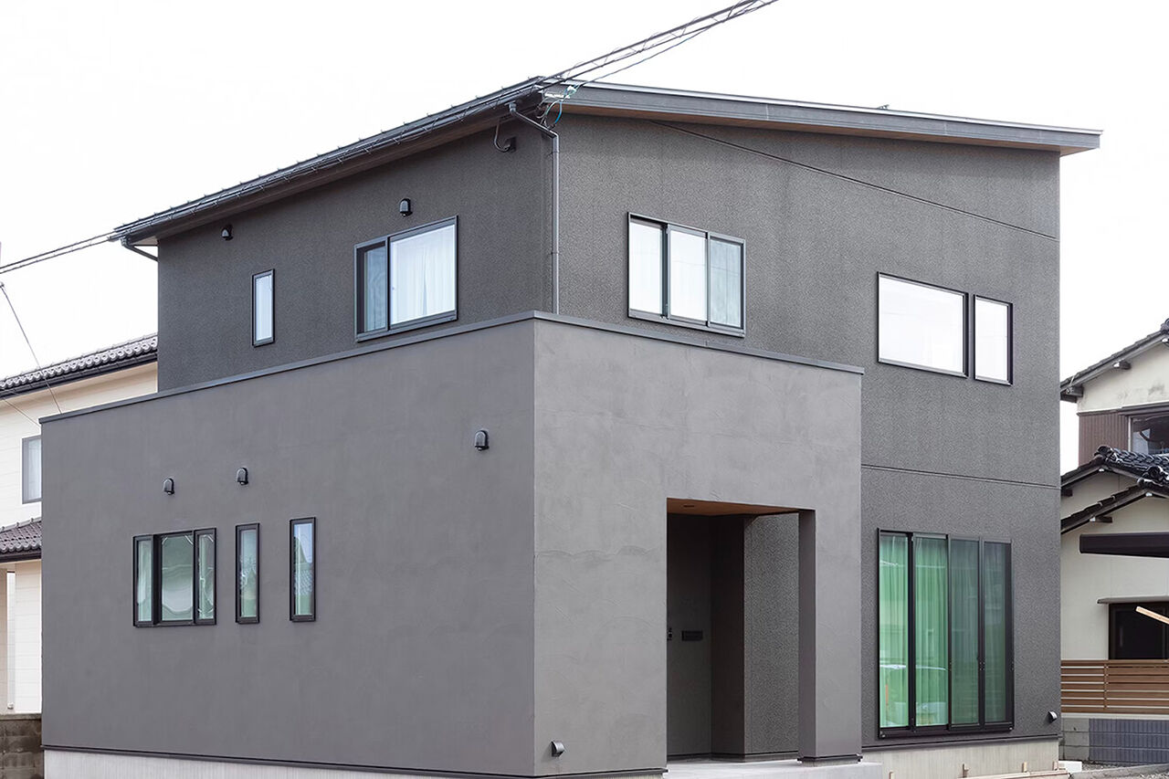 アントール 【2500万円～2999万円／収納充実／間取図】屋根まで届く吹き抜けが圧倒的な開放感を演出。光溢れる住まいの建築実例画像2