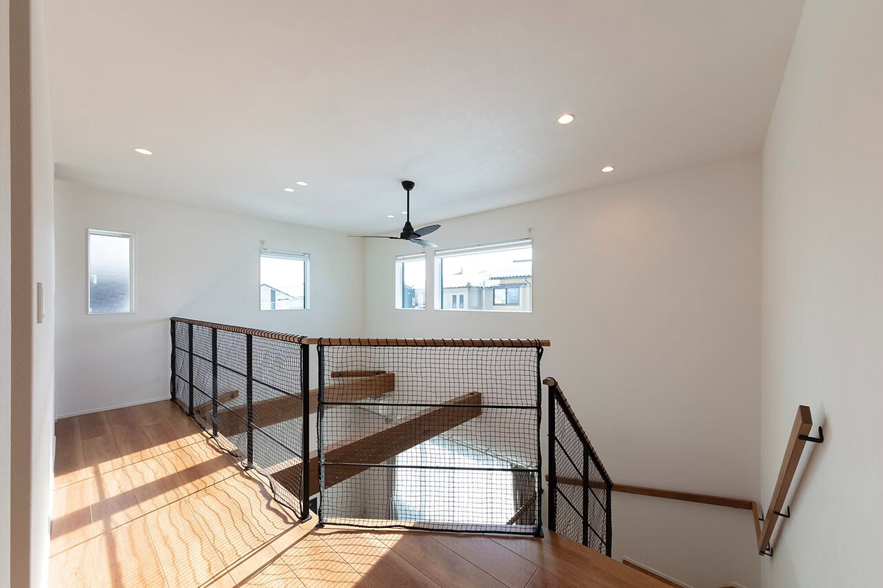 アントール 【2500万円～2999万円／収納充実／間取図】屋根まで届く吹き抜けが圧倒的な開放感を演出。光溢れる住まいの建築実例画像5