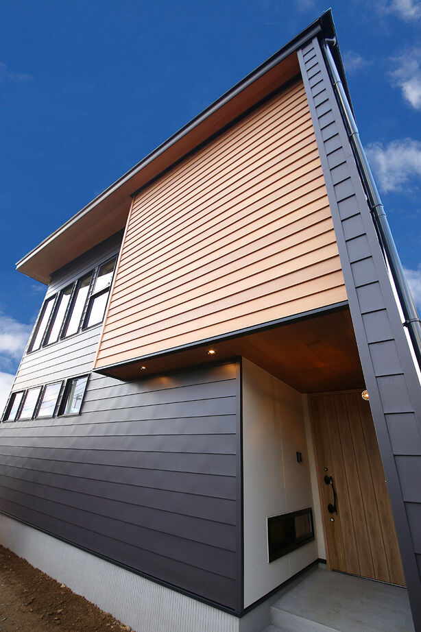 アントール 【2500万円～2999万円／吹抜／土間／間取図】玄関に入ると広い土間とLDKが広がる、開放感たっぷりの住まいの建築実例画像3