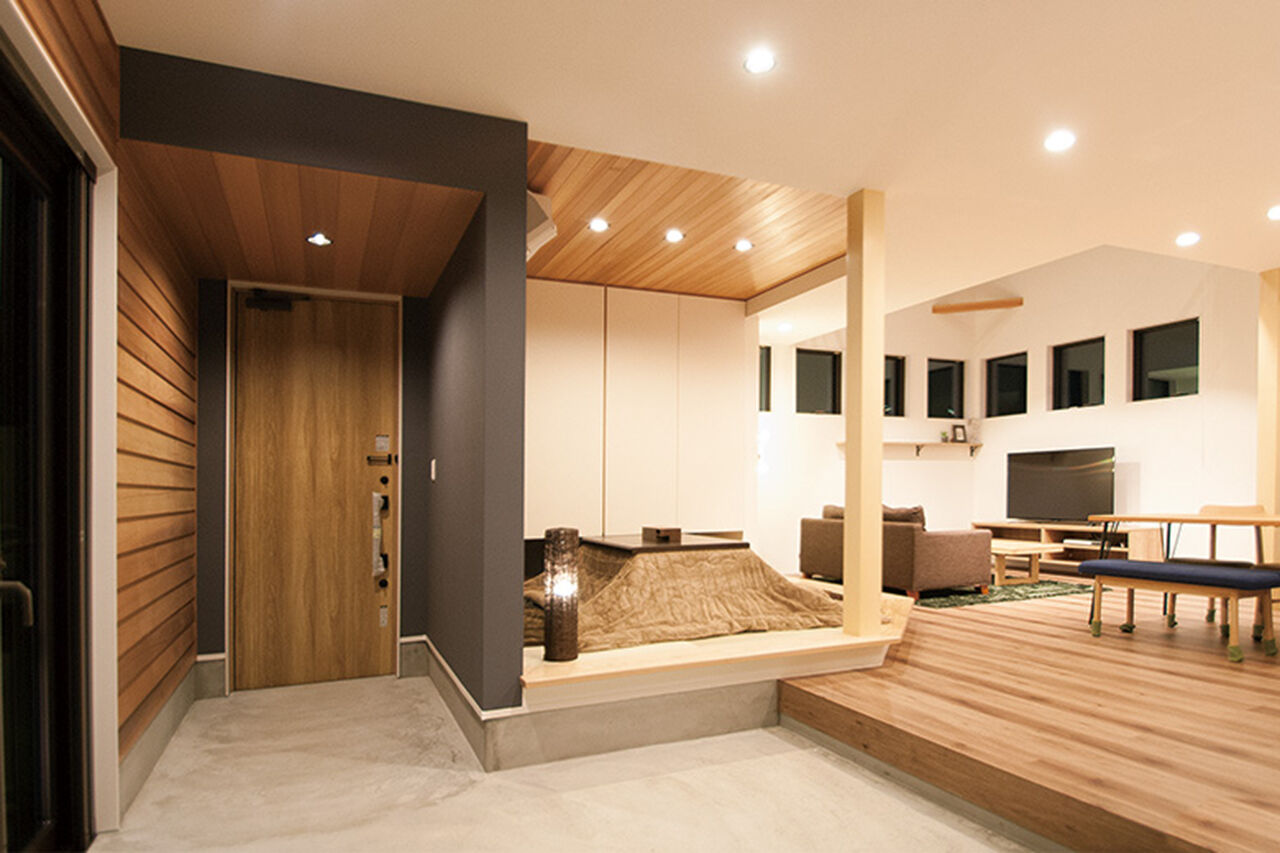 アントール 【2500万円～2999万円／吹抜／土間／間取図】玄関に入ると広い土間とLDKが広がる、開放感たっぷりの住まいの建築実例画像8