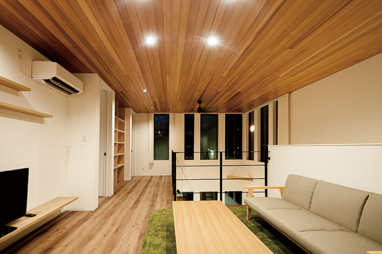 アントール 【2500万円～2999万円／吹抜／土間／間取図】玄関に入ると広い土間とLDKが広がる、開放感たっぷりの住まいの建築実例画像9