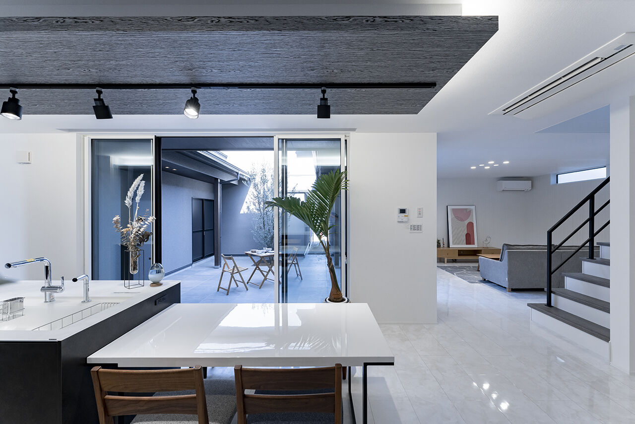 アントール 【ビルトインガレージ／中庭／収納充実／動線】ホテルライクな上質空間と中庭のある暮らしを楽しむの建築実例画像6