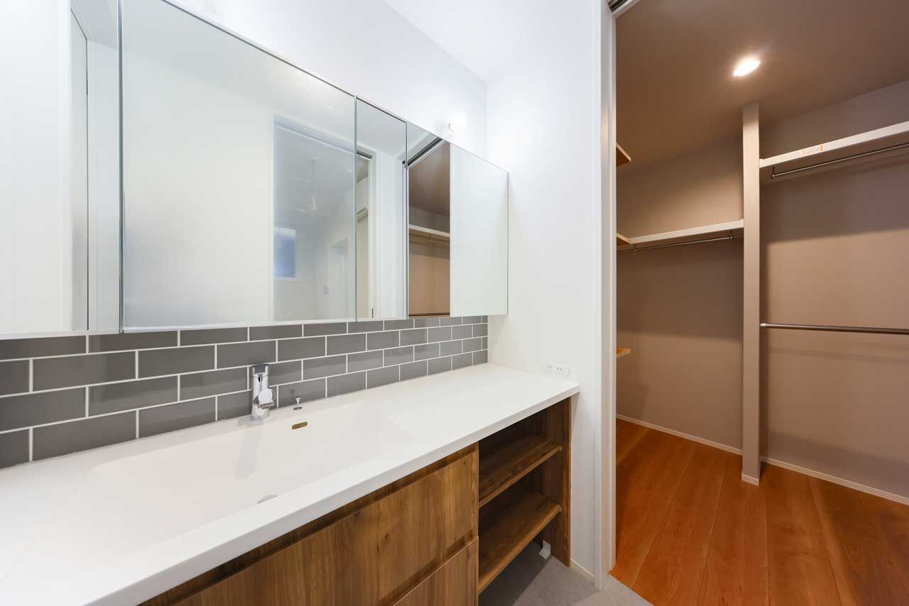 アントール 【2500万円～2999万円／家事動線／土間／間取り図】自然光がたっぷりと注ぎ込む居心地の良い住まいの建築実例画像6