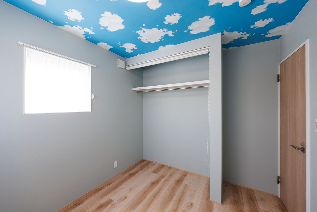 アントール 【2500万円～2999万円／和モダン／間取図】格子天井のリビングは、高級感と特別感が漂う空間の建築実例画像6