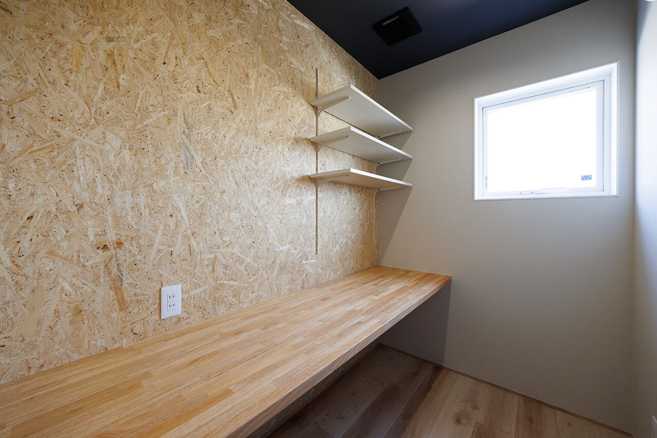 アントール 【2500万円～2999万円／和モダン／間取図】格子天井のリビングは、高級感と特別感が漂う空間の建築実例画像7