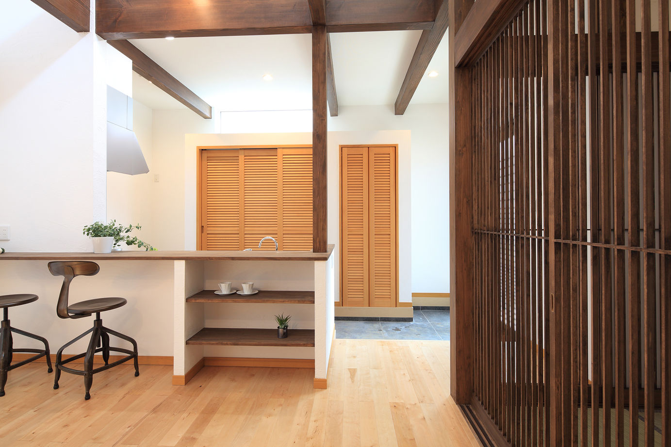 木のすまい工房 【1000万円台｜15坪｜平屋】延床面積約15坪。狭小地に建てた和モダンな平屋＜間取り図有＞の建築実例画像3