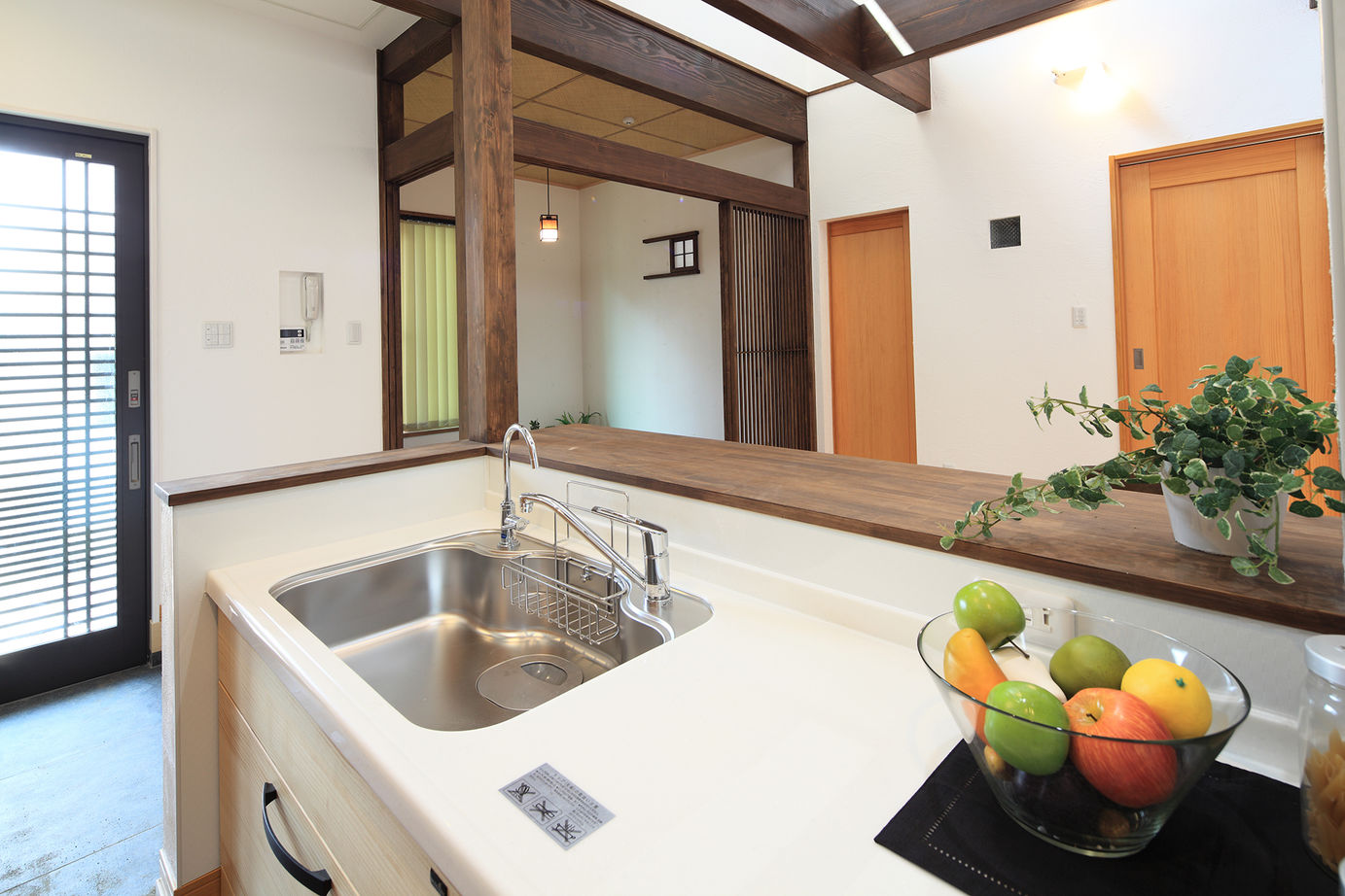 木のすまい工房 【1000万円台｜15坪｜平屋】延床面積約15坪。狭小地に建てた和モダンな平屋＜間取り図有＞の建築実例画像6