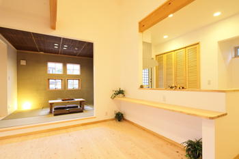 木のすまい工房 【2000万円台｜38坪｜平屋｜勾配天井】子どもたちが元気に走り回る和モダンのロフト付き平屋＜間取り図有＞の建築実例画像6