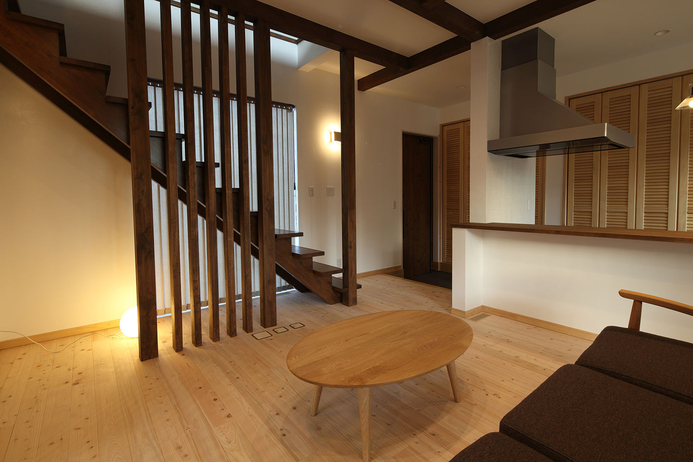 木のすまい工房 【2000万円台｜29坪｜和モダン】L字型の土間が1階フロアをつないだ、約29坪の家＜間取り図有＞の建築実例画像10