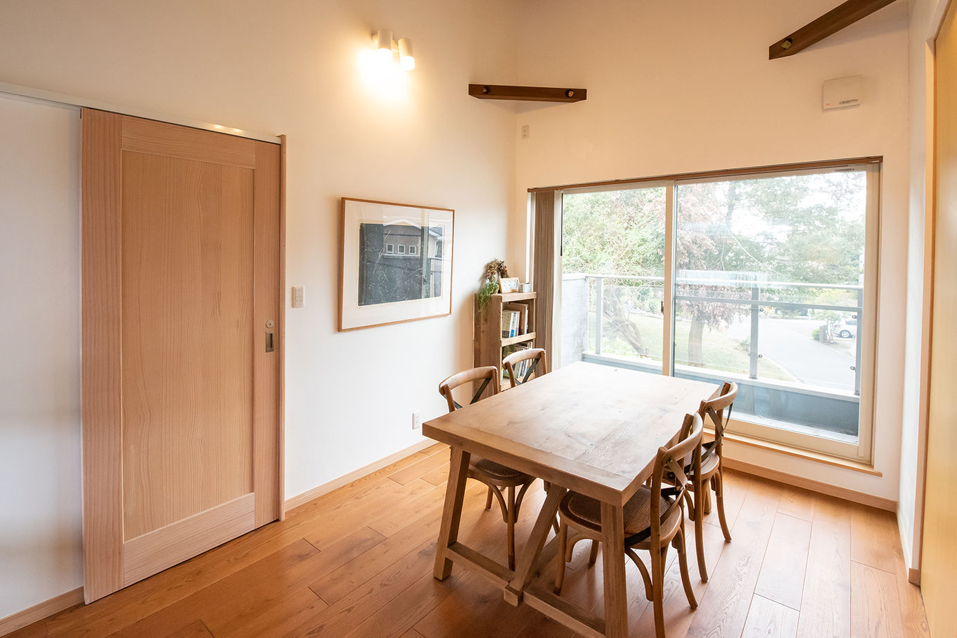 木のすまい工房 【2000万円台｜29坪｜和モダン】L字型の土間が1階フロアをつないだ、約29坪の家＜間取り図有＞の建築実例画像14