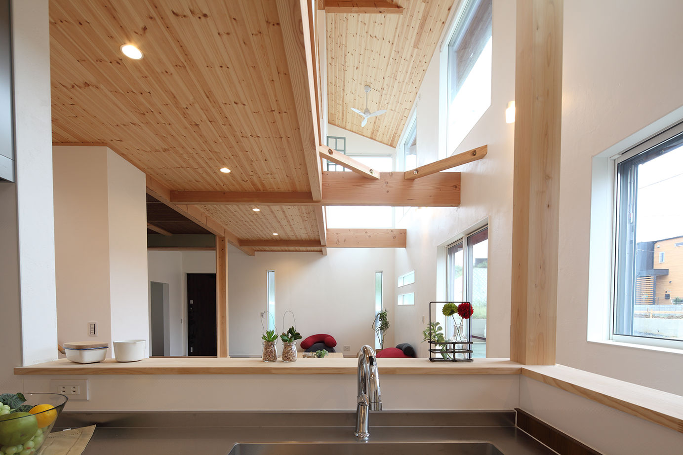 木のすまい工房 【2000万円台｜38坪｜吹き抜け｜無垢】木の質感と美しさ感じる自然素材の住まい＜間取り図有＞の建築実例画像5