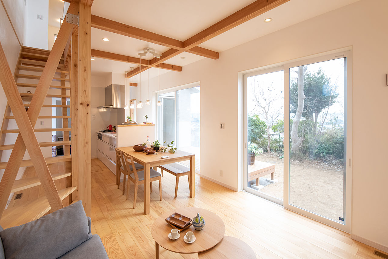 木のすまい工房 【1000万円台｜26坪｜家事動線】高台で光と風を日常に。 無垢と漆喰に癒される家＜間取り図有＞の建築実例画像5